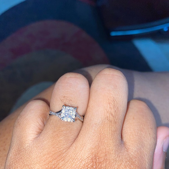 Kay jewelers 10k engagement ring - Picture 3 of 8